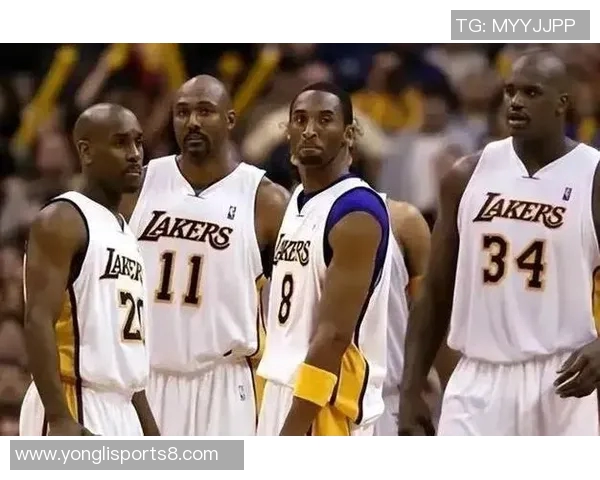 奥尼尔与马龙的传奇对决:篮球历史上的巅峰时刻与辉煌成就分析 奥尼尔与马龙的传奇对决:篮球历史上的巅峰时刻与辉煌成就分析